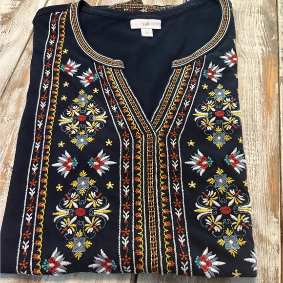 J.Jill Sleeveless Navy Top XL - Floral Stitching on Placket and Bottom Hem. - Picture 7 of 7